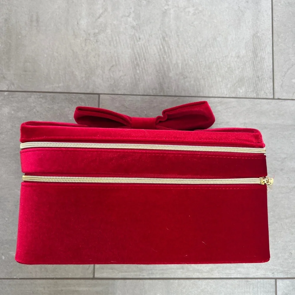 NWT gorgeous red velvet train case - cosmetics? Jewelry? Scarves? You decide! 😊
